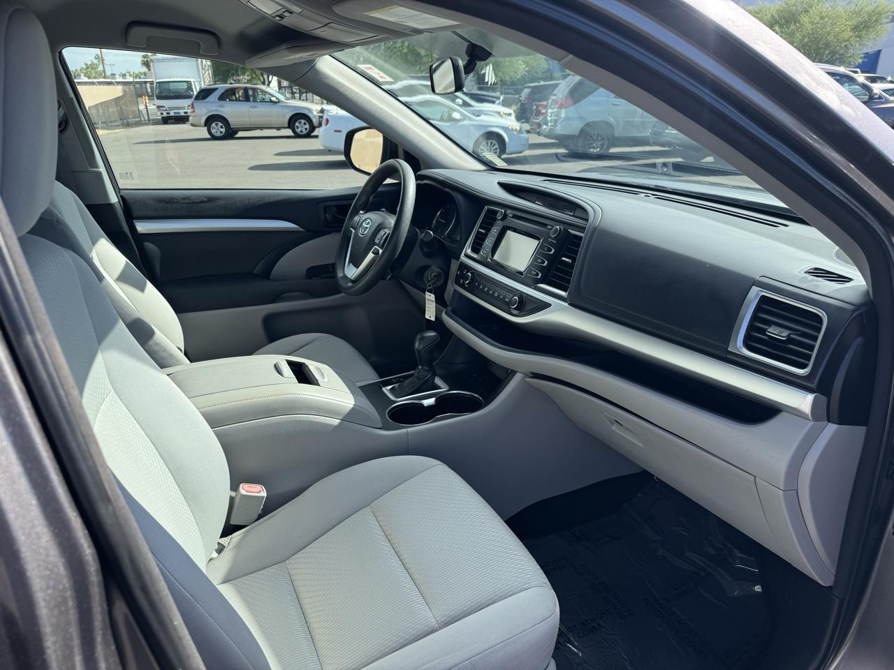 Toyota Highlander LE FWD V6 2016