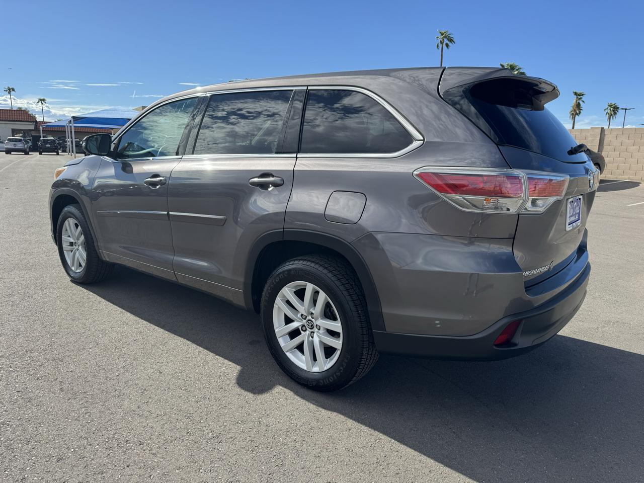 Toyota Highlander LE FWD V6 2016