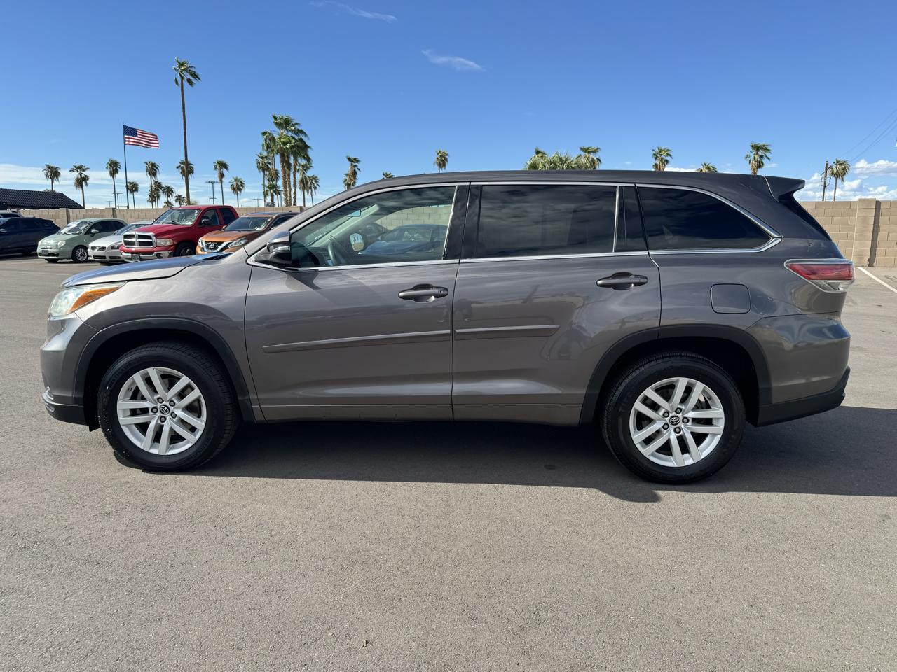 Toyota Highlander LE FWD V6 2016