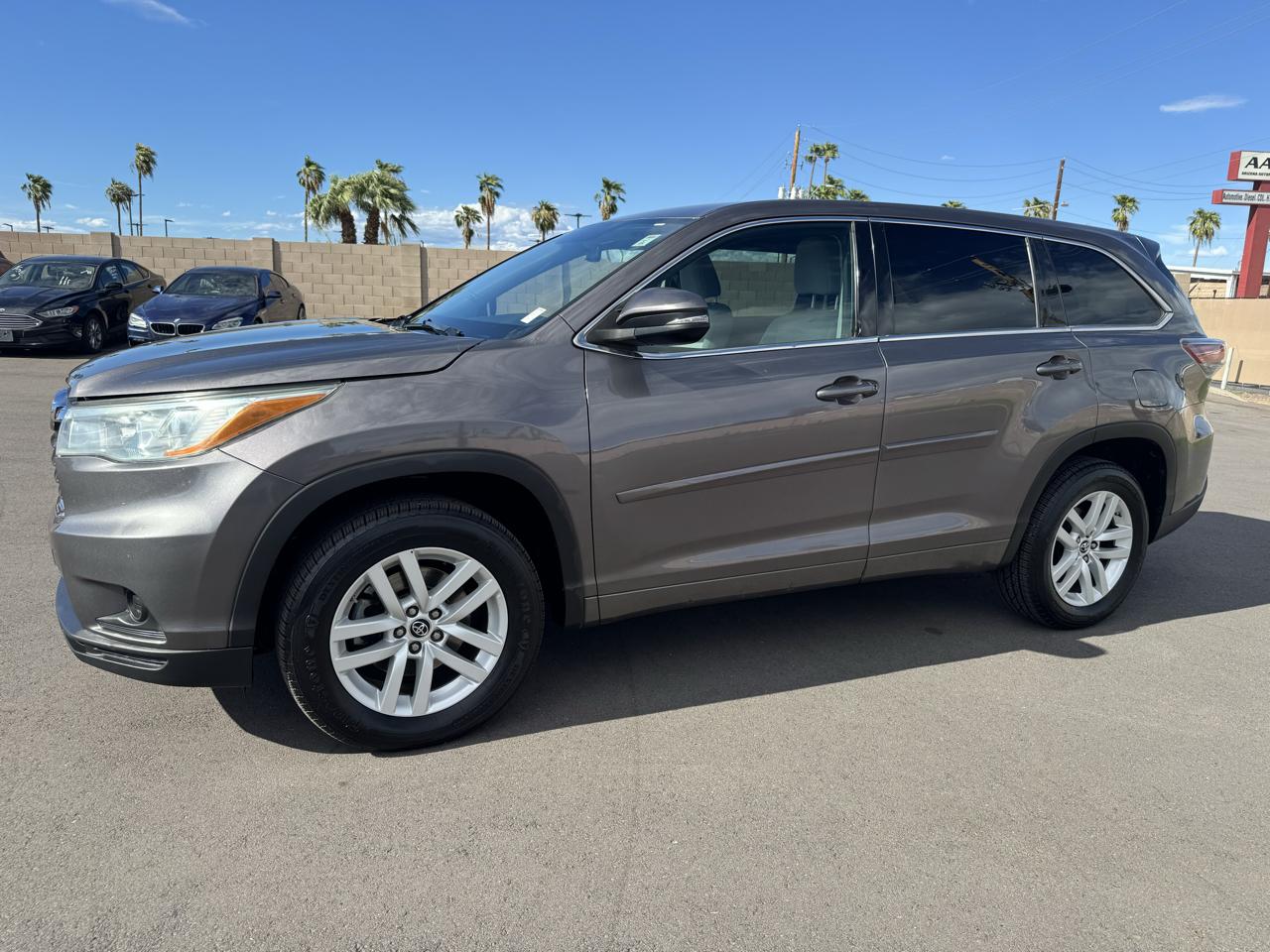 Toyota Highlander LE FWD V6 2016