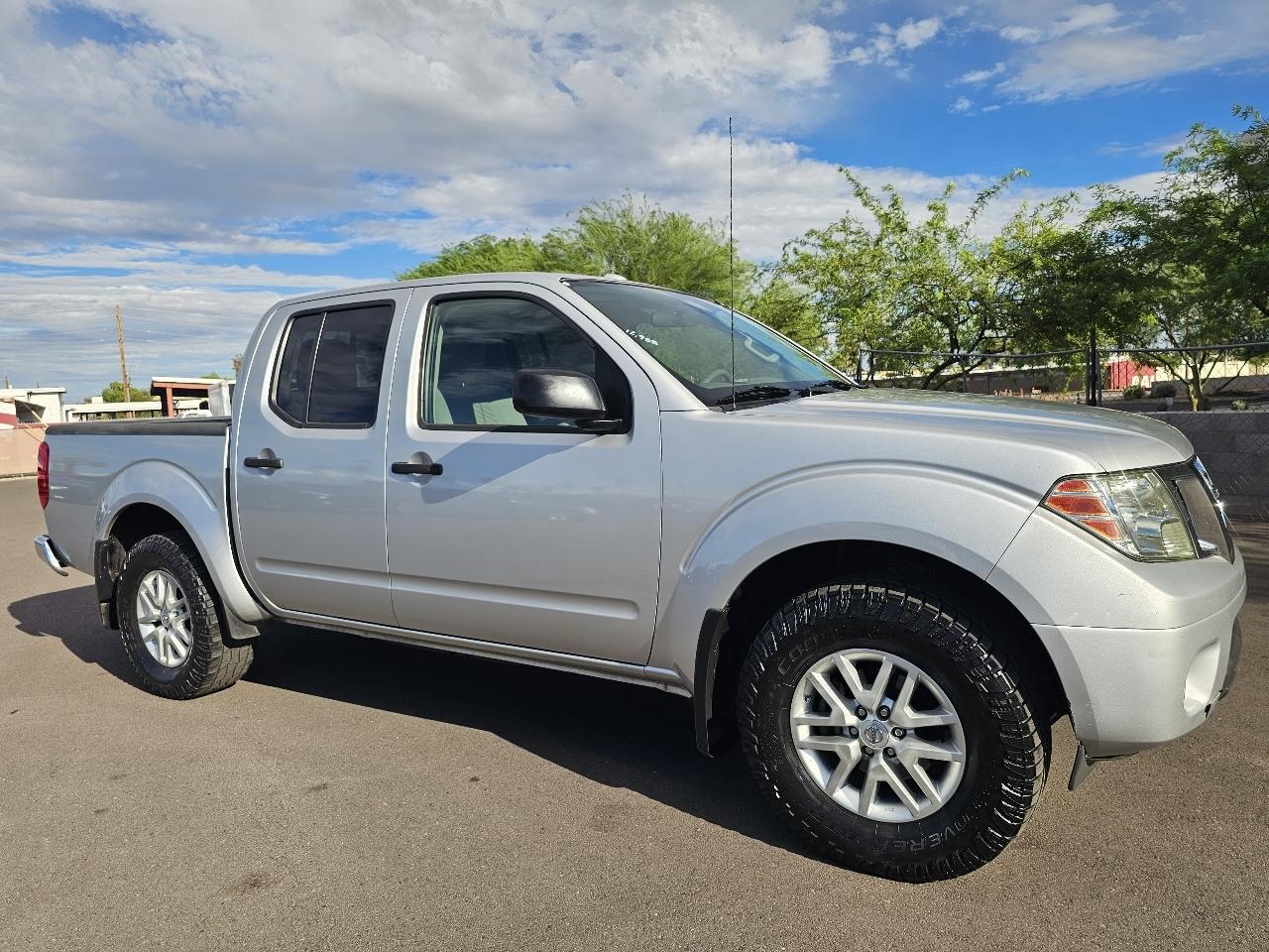 Nissan Frontier Crew Cab 4x4 SV 2014