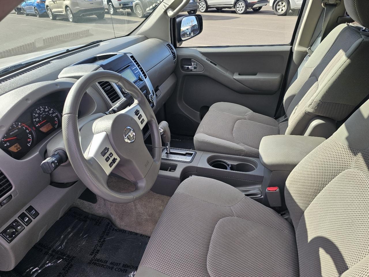 Nissan Frontier Crew Cab 4x4 SV 2014