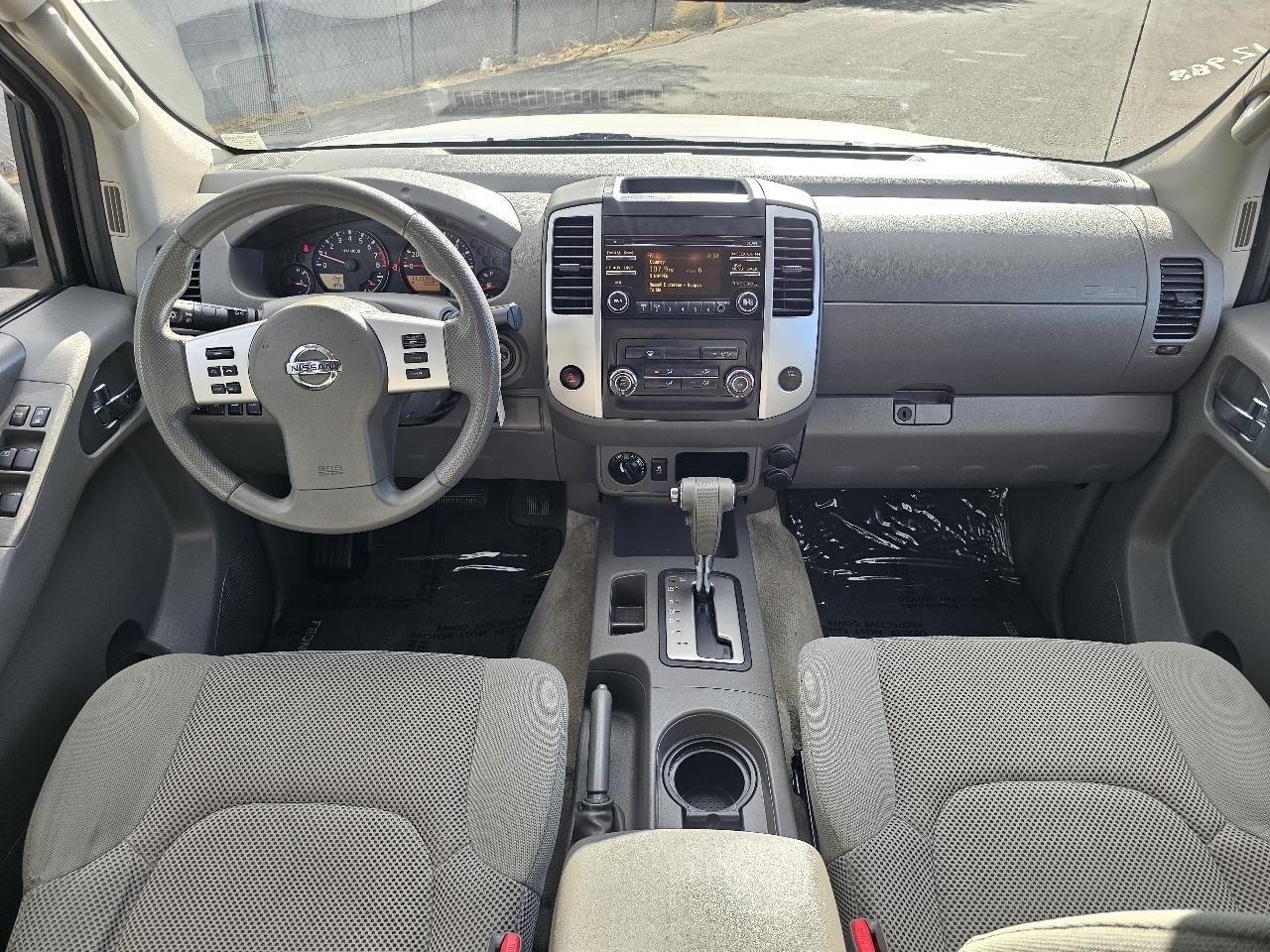 Nissan Frontier Crew Cab 4x4 SV 2014