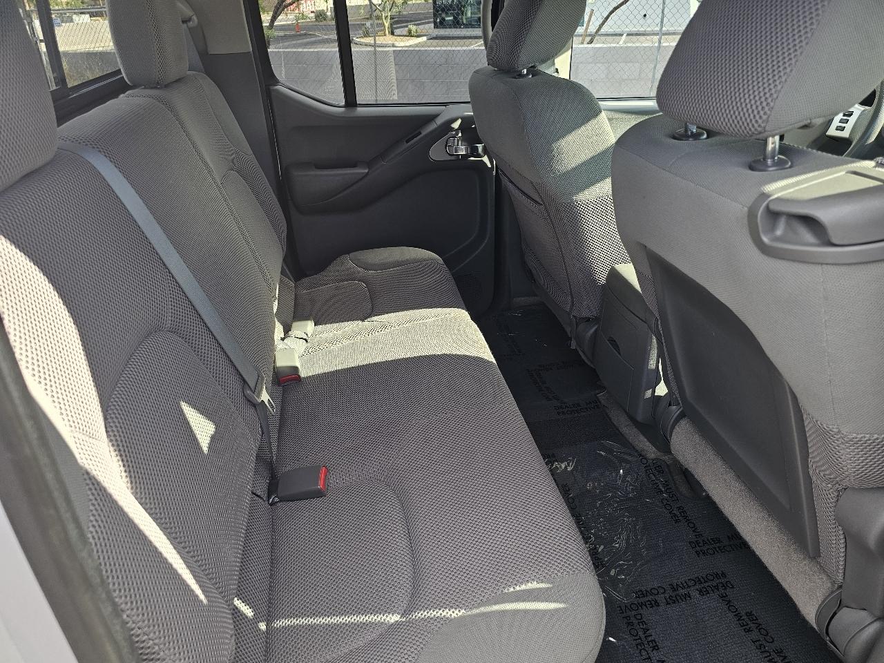 Nissan Frontier Crew Cab 4x4 SV 2014
