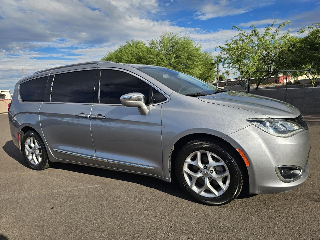 Chrysler Pacifica Limited 2019