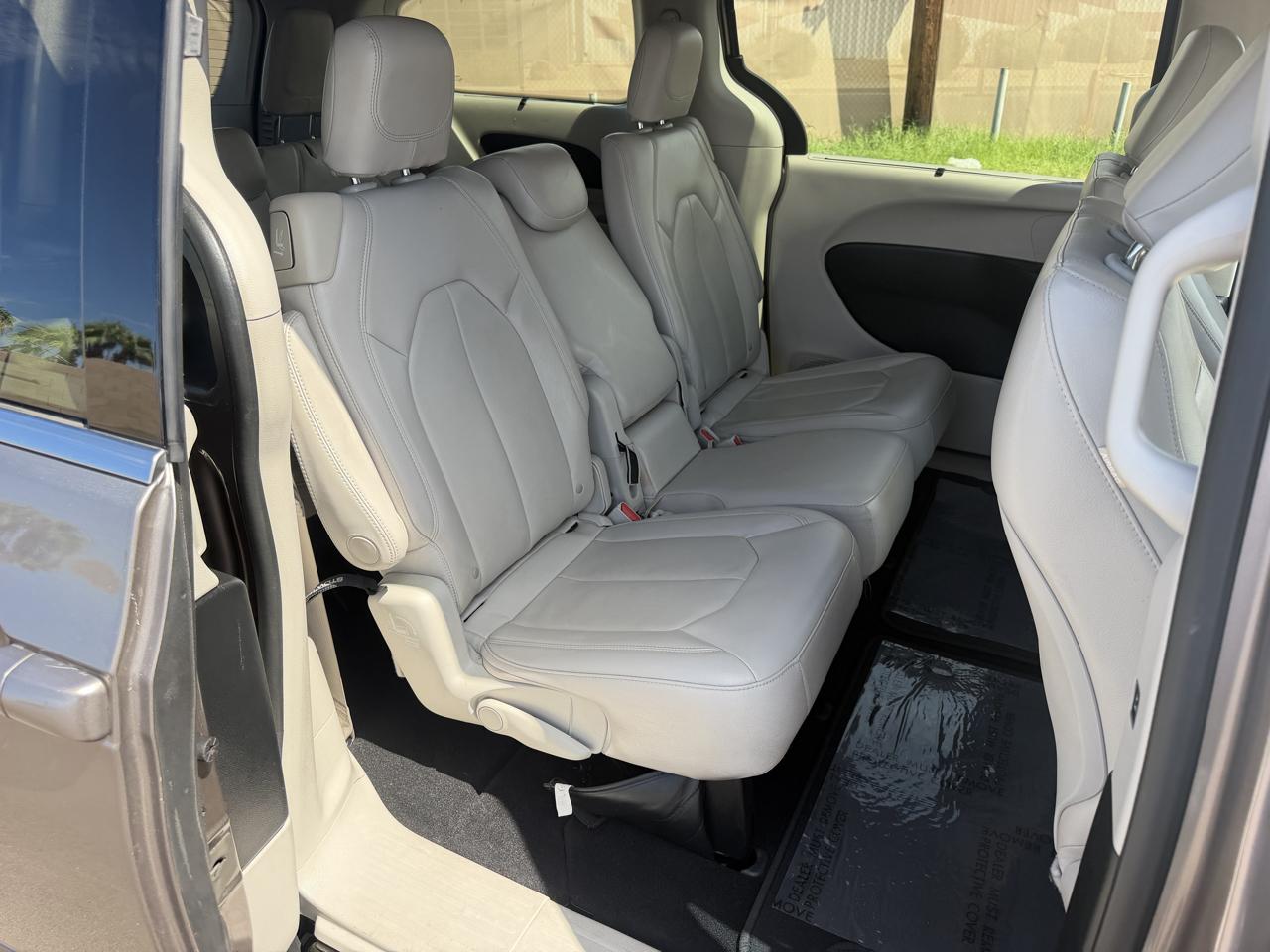 Chrysler Pacifica Touring-L 2017