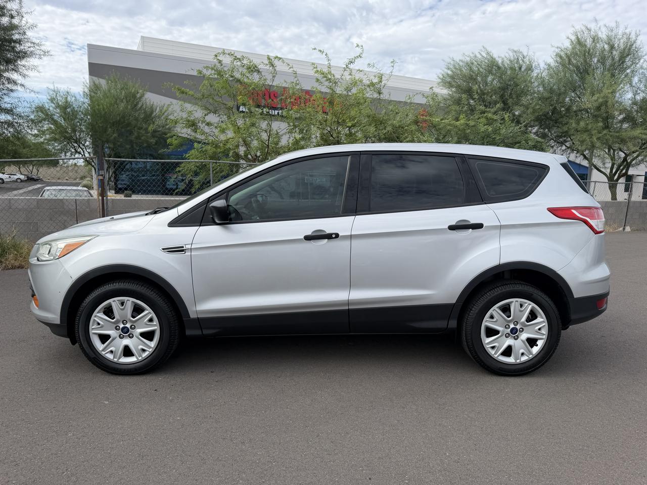 Ford Escape S FWD 2014