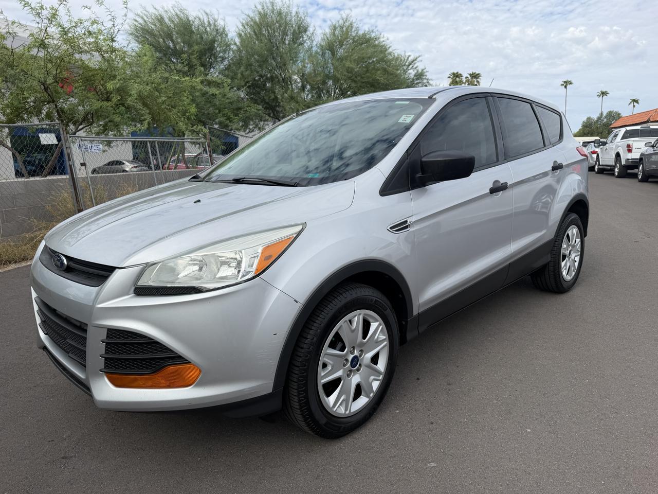 Ford Escape S FWD 2014