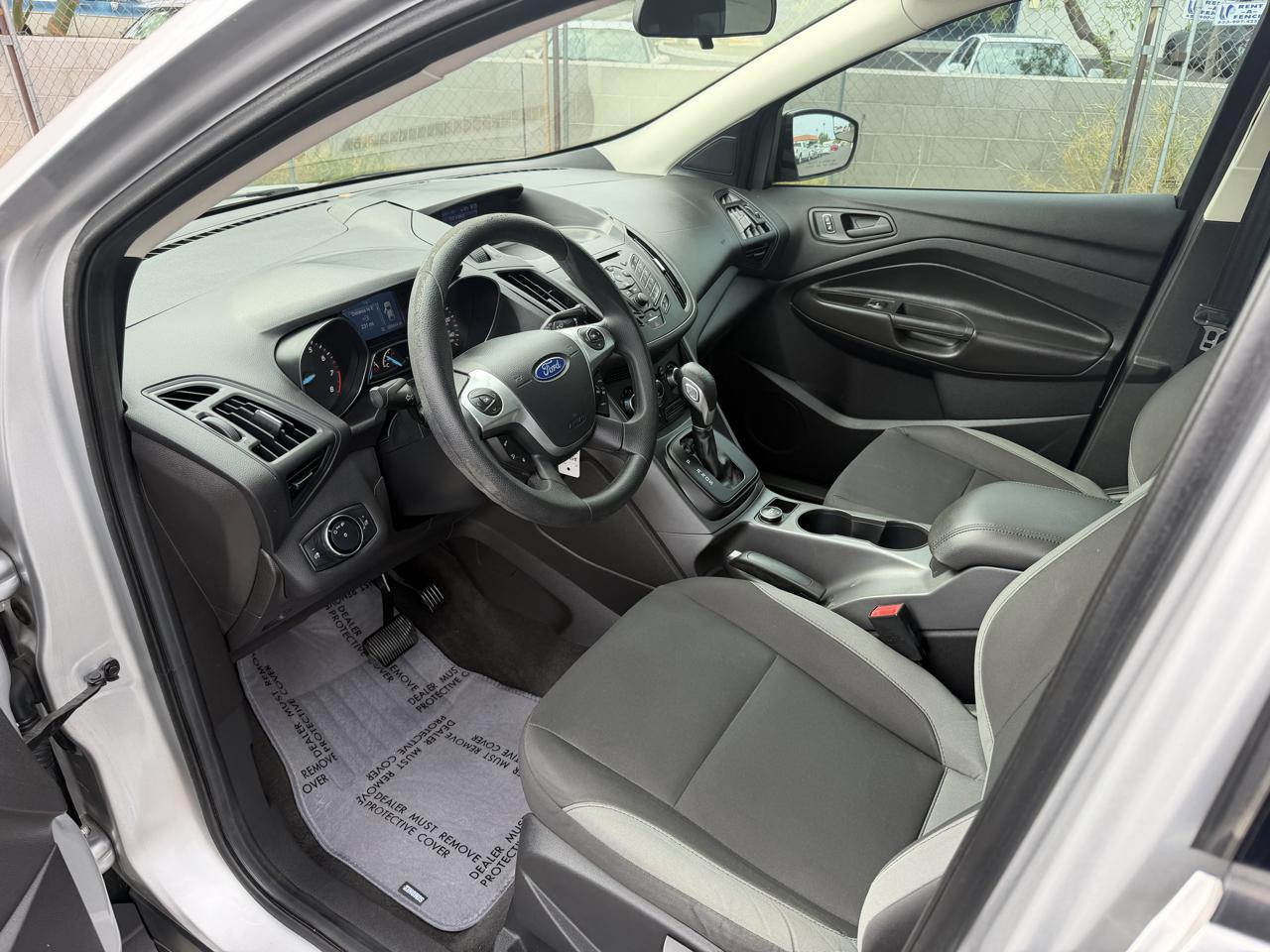 Ford Escape S FWD 2014