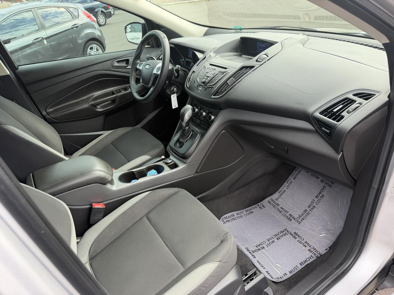 Ford Escape S FWD 2014