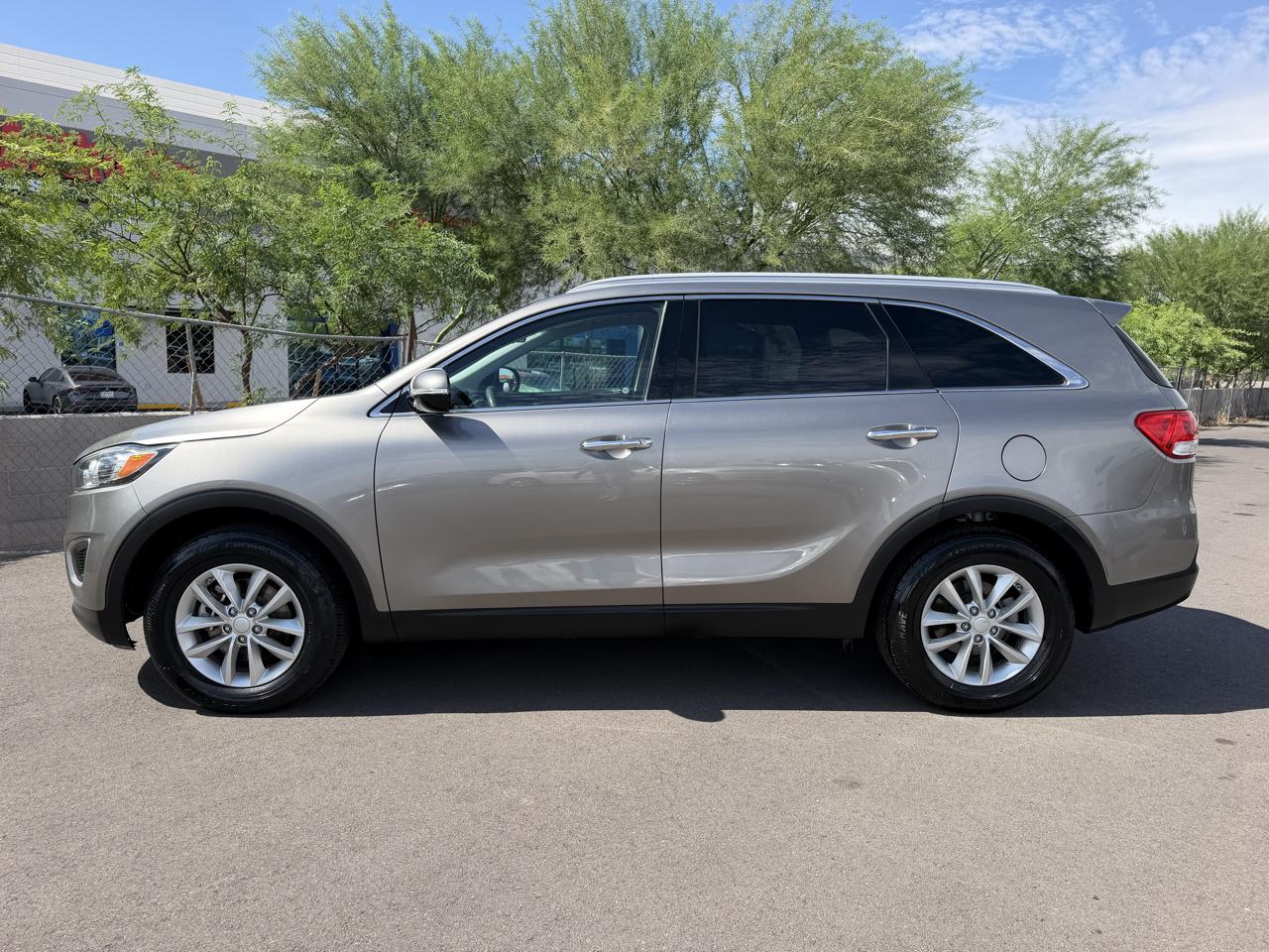 Kia Sorento L 2WD 2017