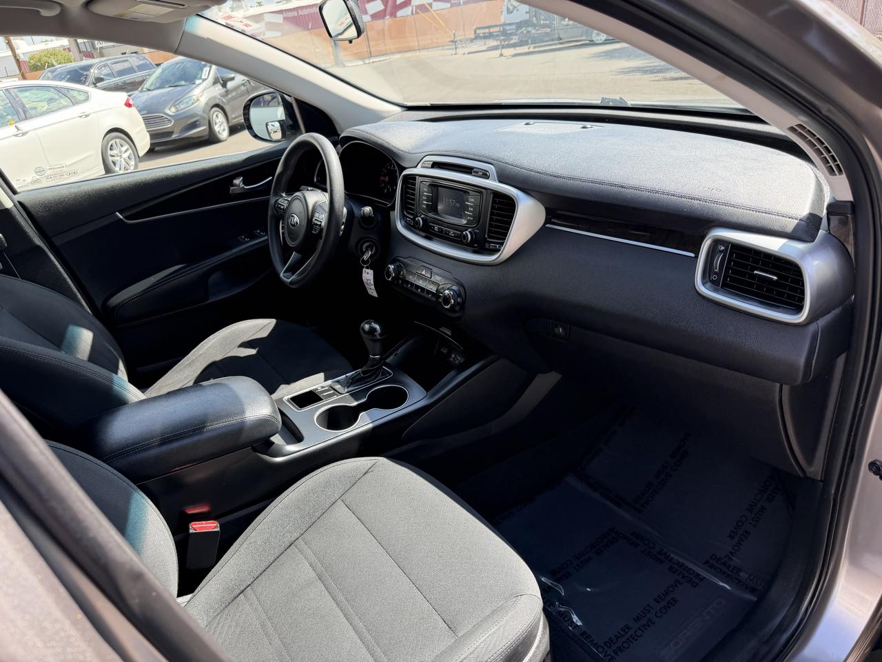 Kia Sorento L 2WD 2017