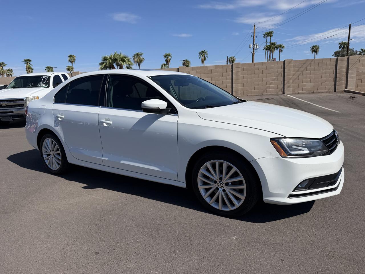 Volkswagen Jetta SEL 6A 2016