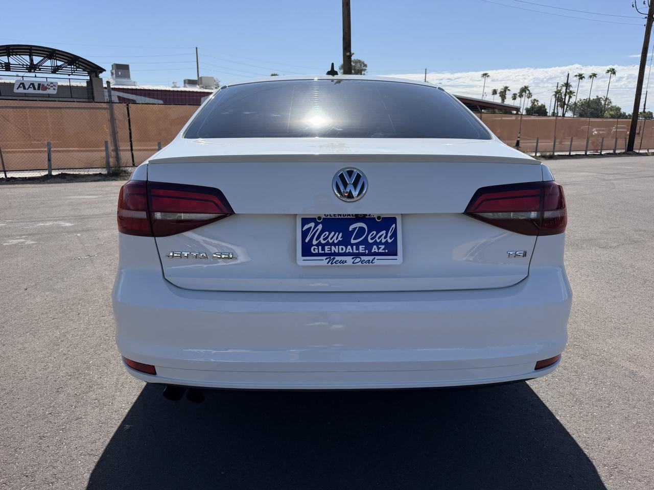 Volkswagen Jetta SEL 6A 2016