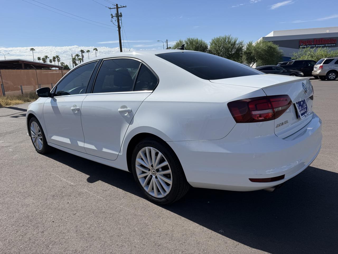 Volkswagen Jetta SEL 6A 2016