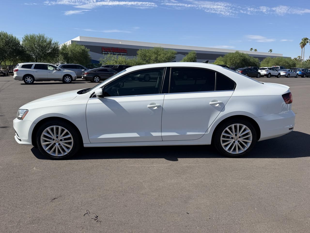 Volkswagen Jetta SEL 6A 2016