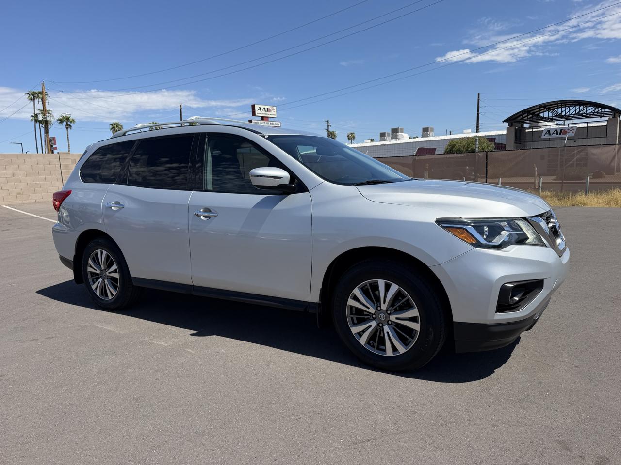 Nissan Pathfinder Platinum 4WD 2017