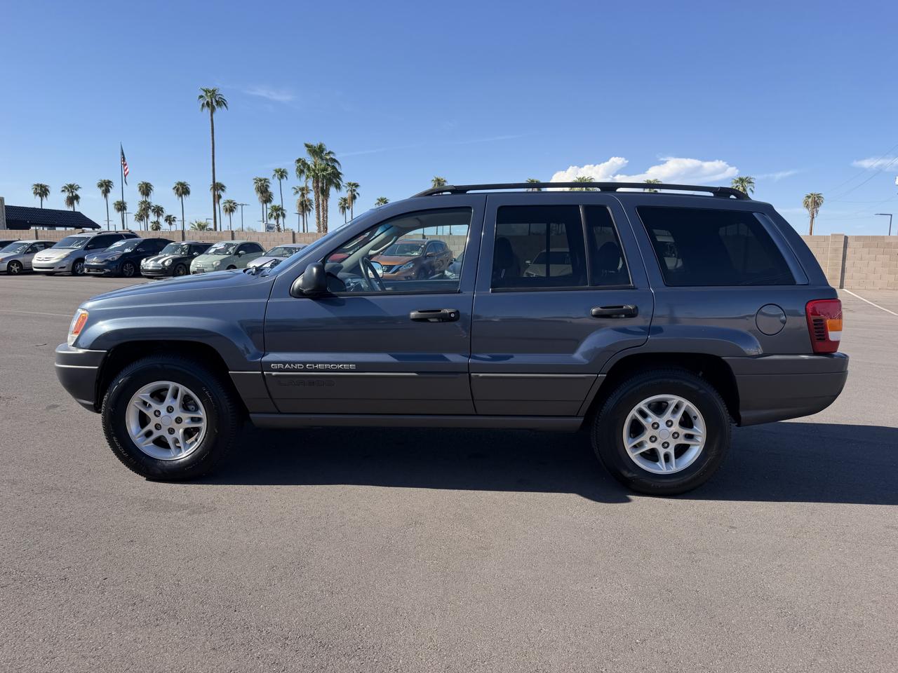 Jeep Grand Cherokee Laredo 2WD 2002