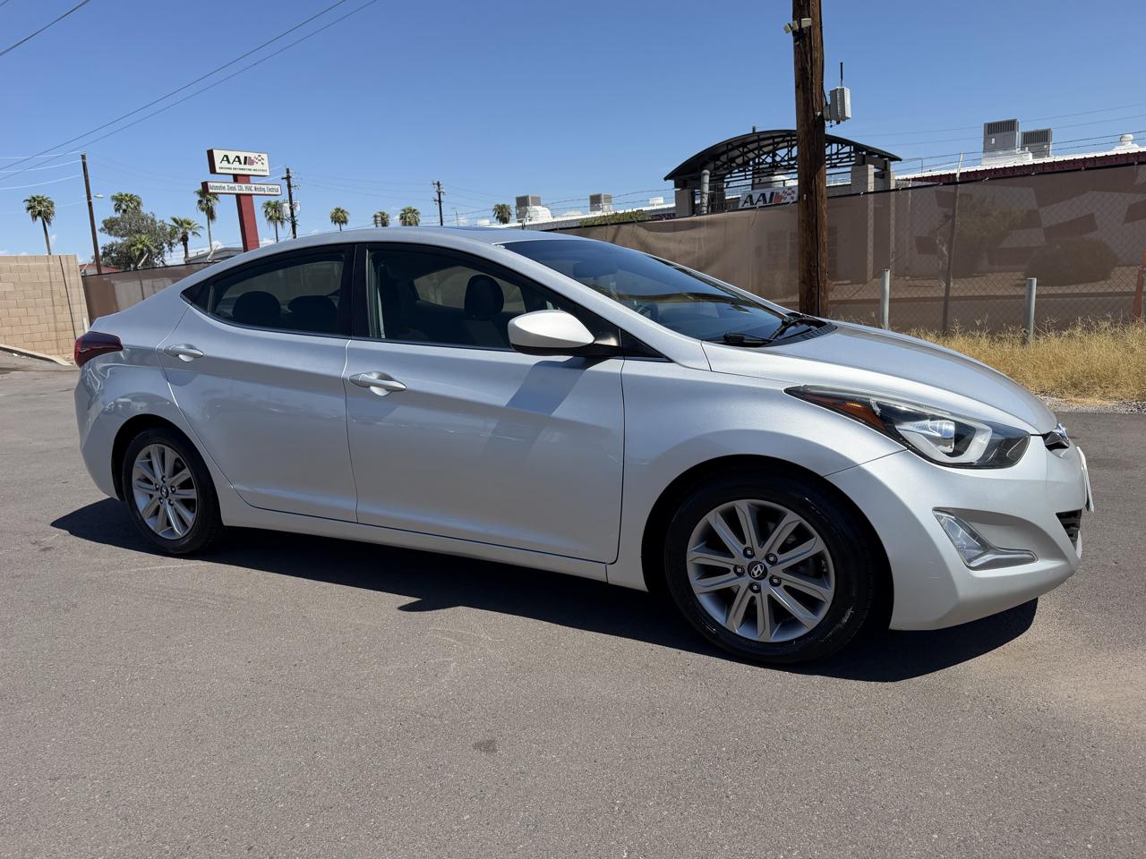 Hyundai Elantra SE 6AT 2015