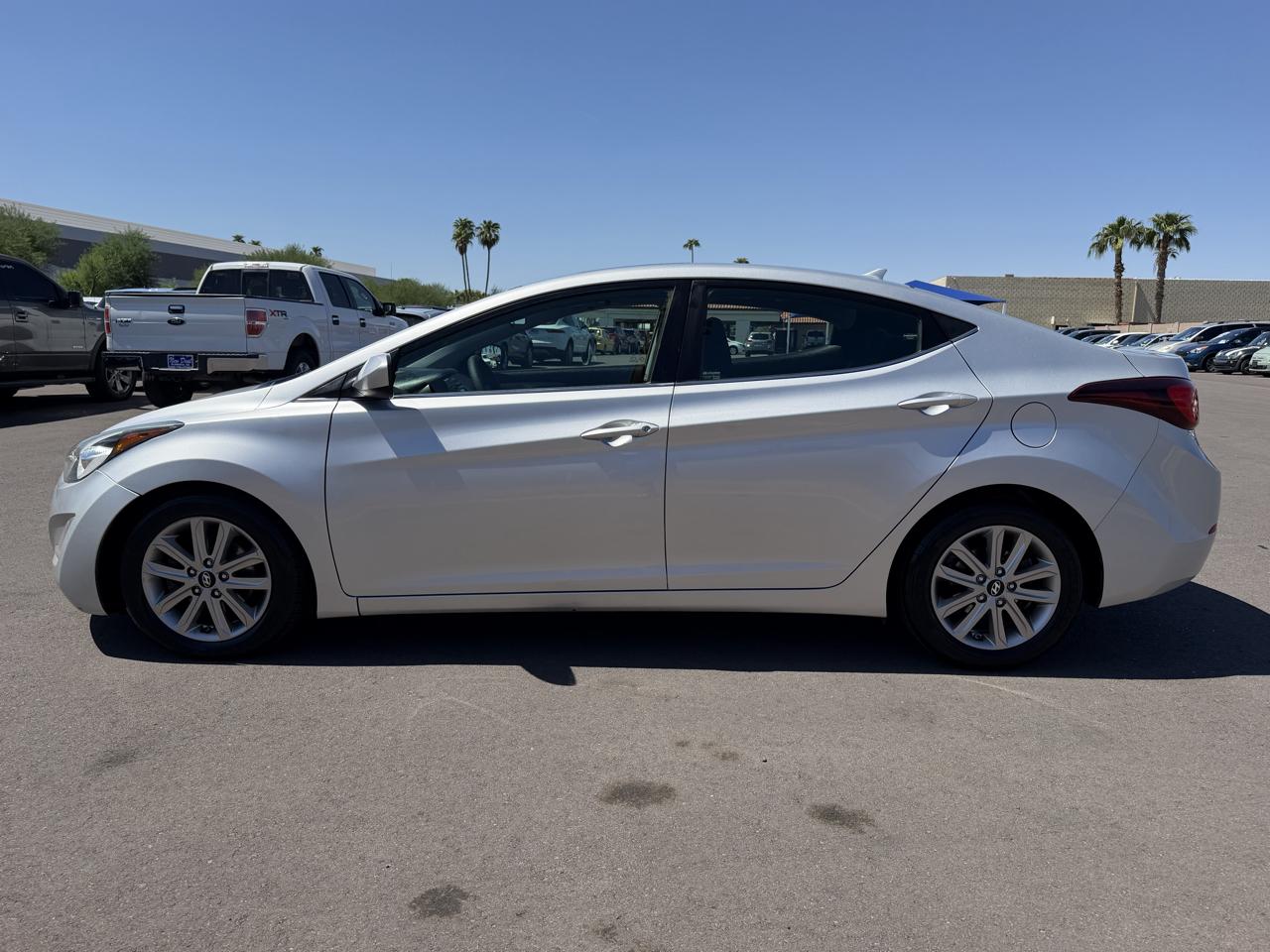 Hyundai Elantra SE 6AT 2015