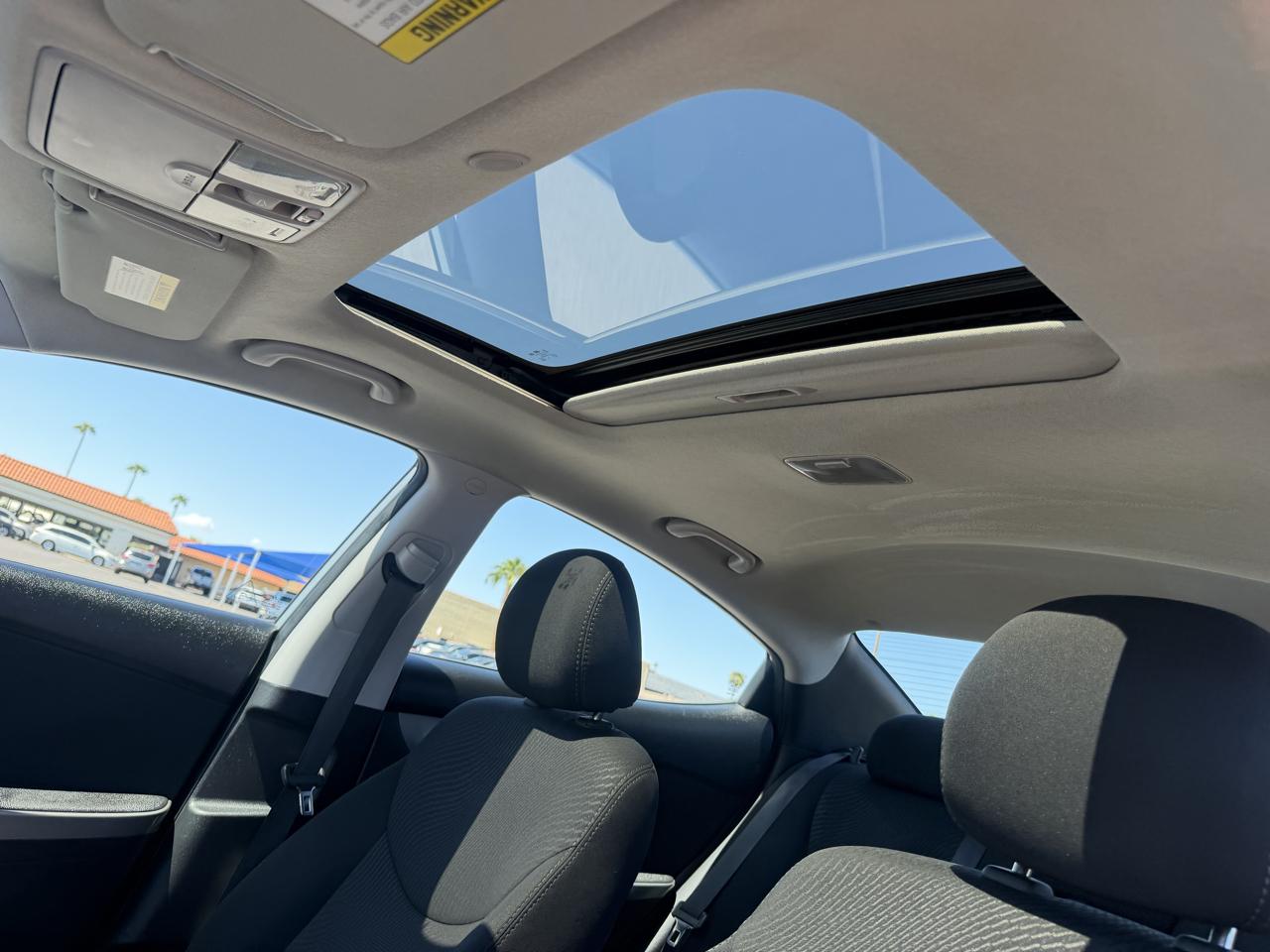 Hyundai Elantra SE 6AT 2015