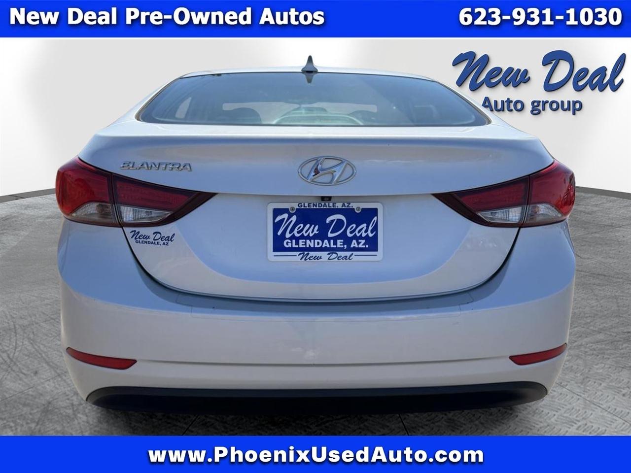 Hyundai Elantra SE 6AT 2015