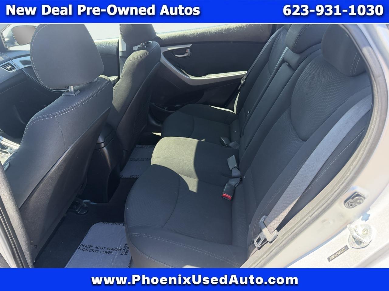 Hyundai Elantra SE 6AT 2015