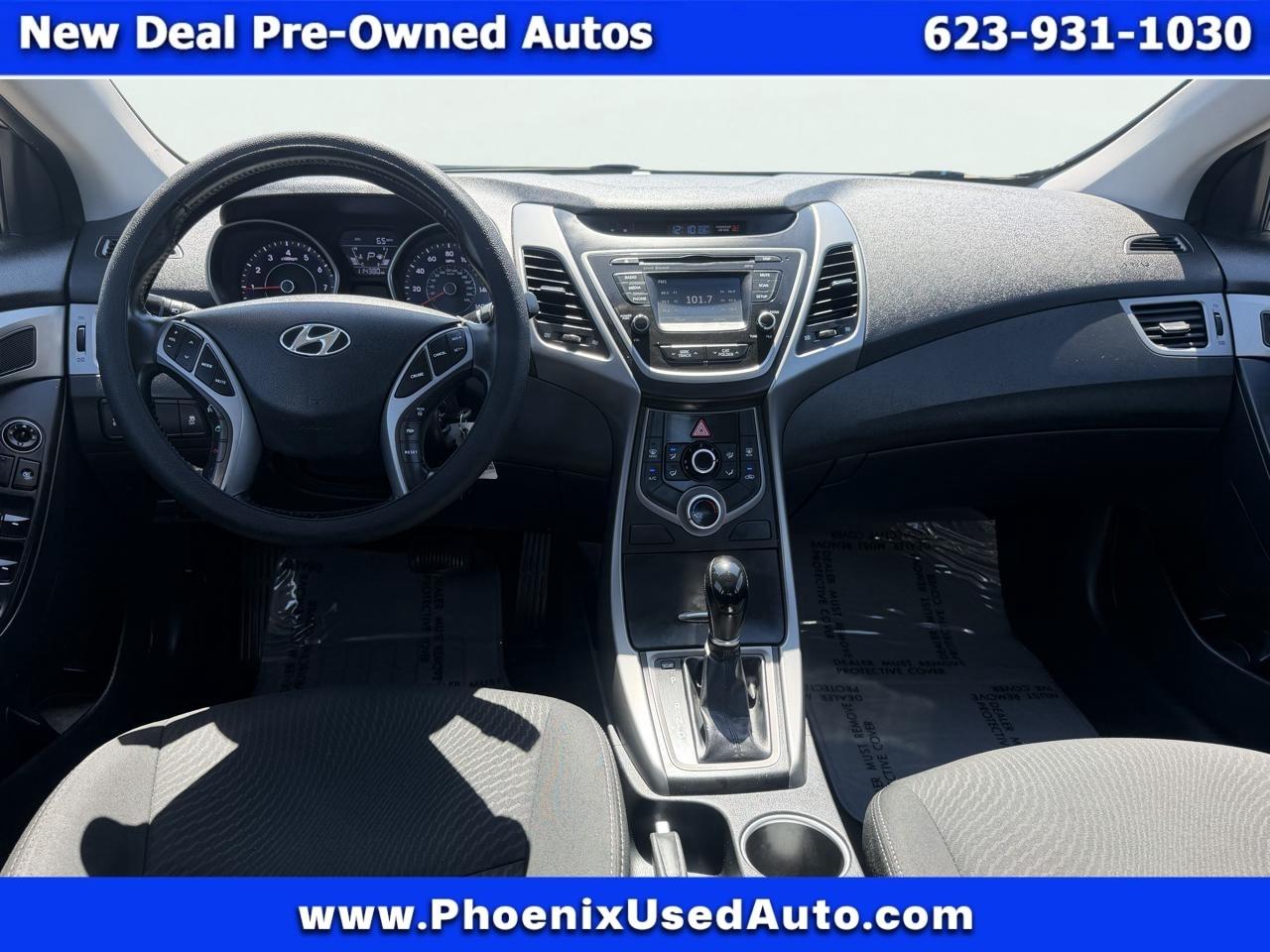Hyundai Elantra SE 6AT 2015