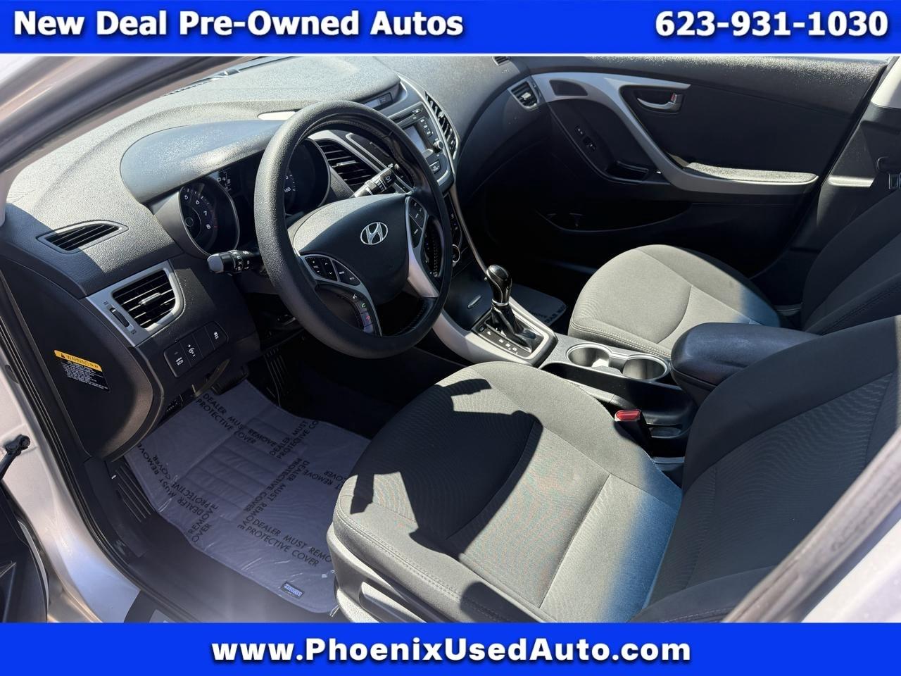 Hyundai Elantra SE 6AT 2015