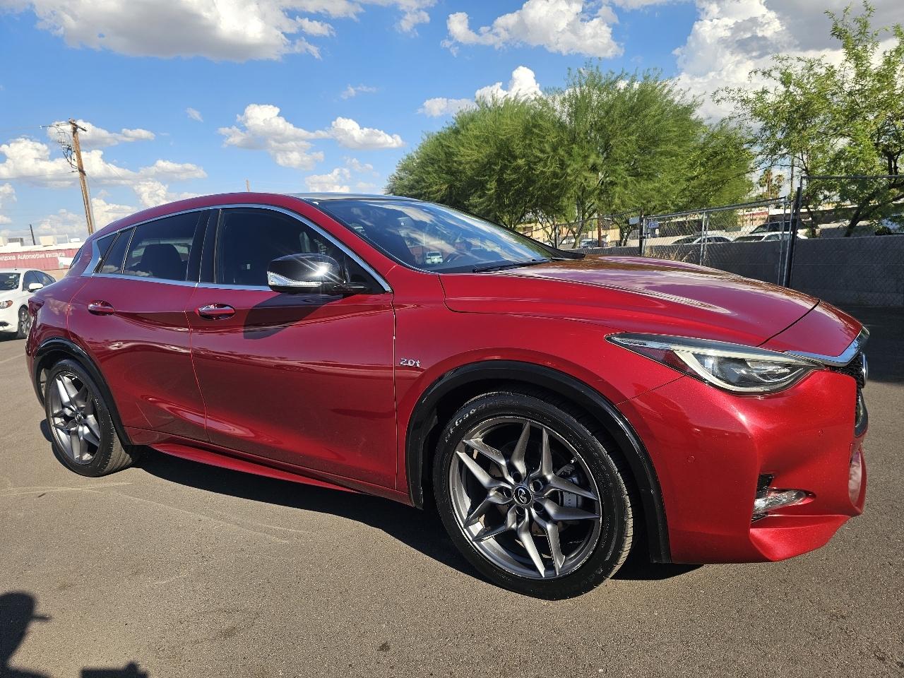 Infiniti QX30 Base 2017
