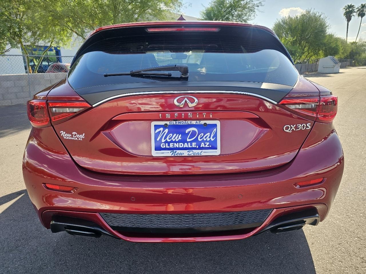 Infiniti QX30 Base 2017