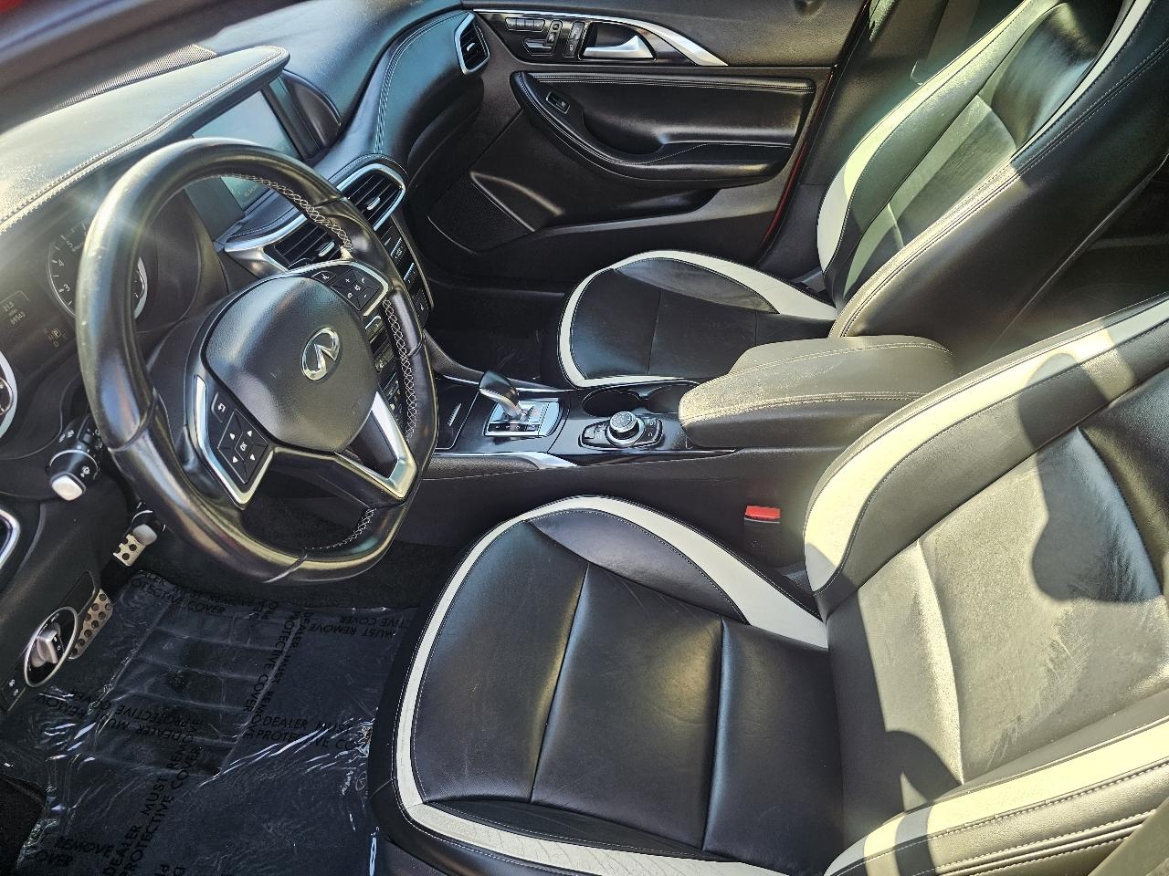 Infiniti QX30 Base 2017