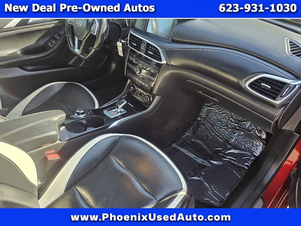 Infiniti QX30 Base 2017
