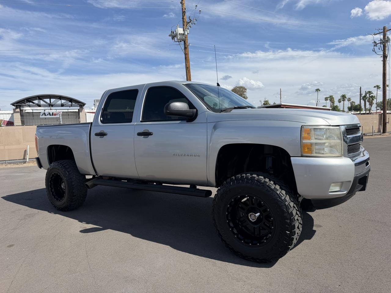 Chevrolet Silverado 1500 2WD Crew Cab 147" LT 2011