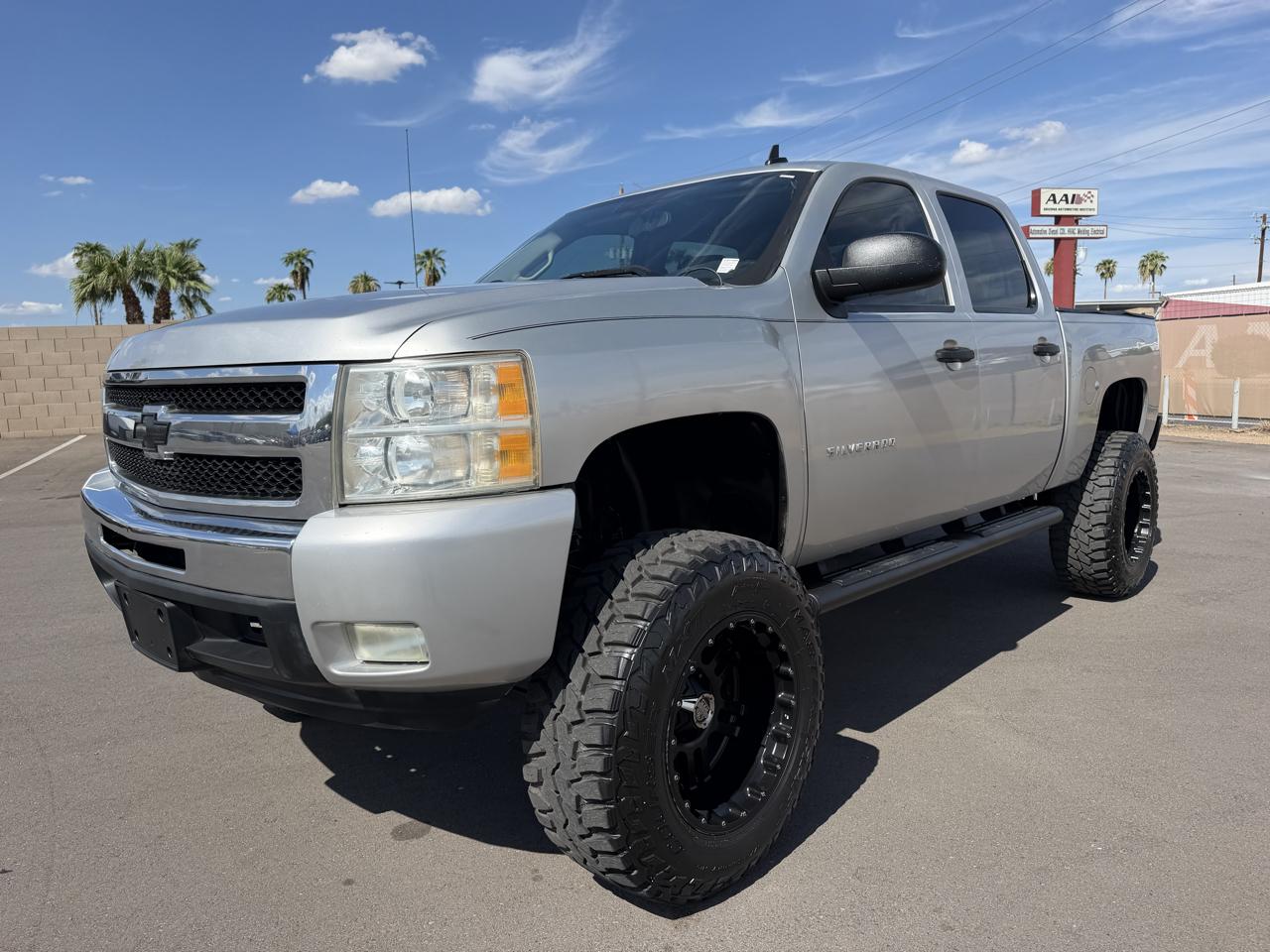Chevrolet Silverado 1500 2WD Crew Cab 147" LT 2011