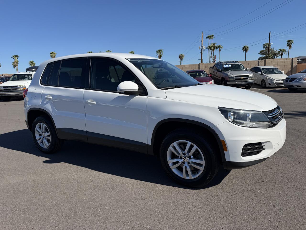 Volkswagen Tiguan S 2014