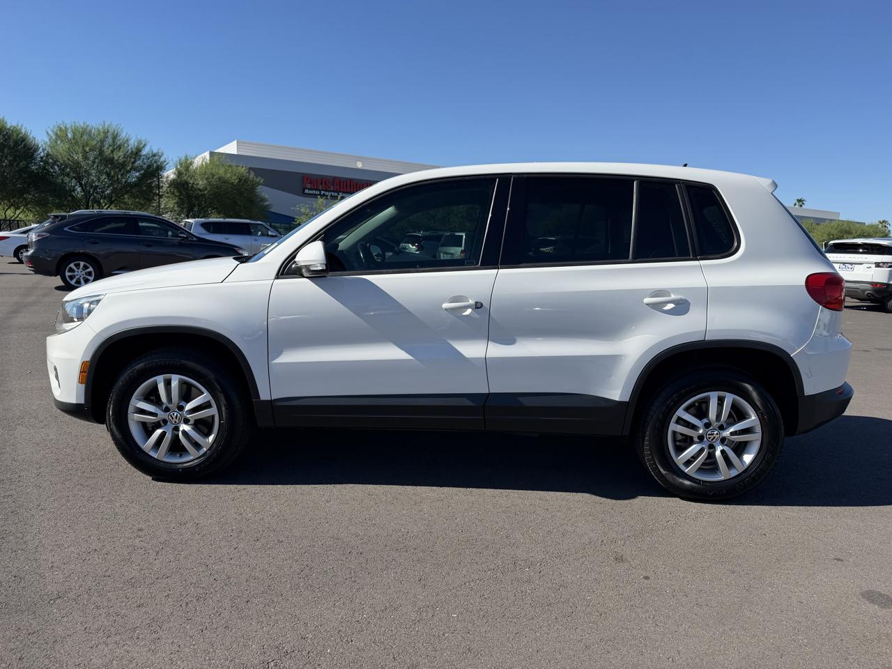 Volkswagen Tiguan S 2014