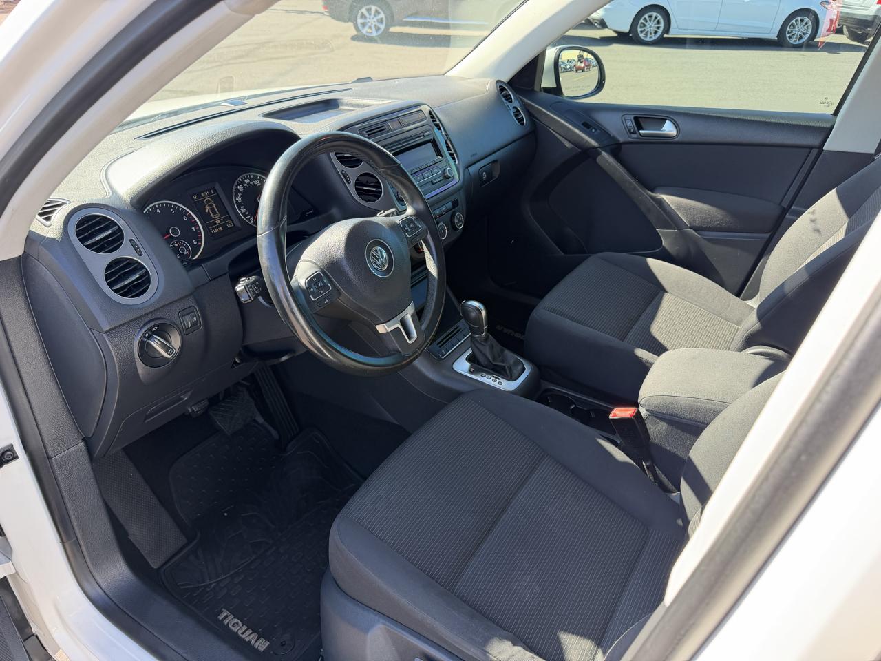 Volkswagen Tiguan S 2014