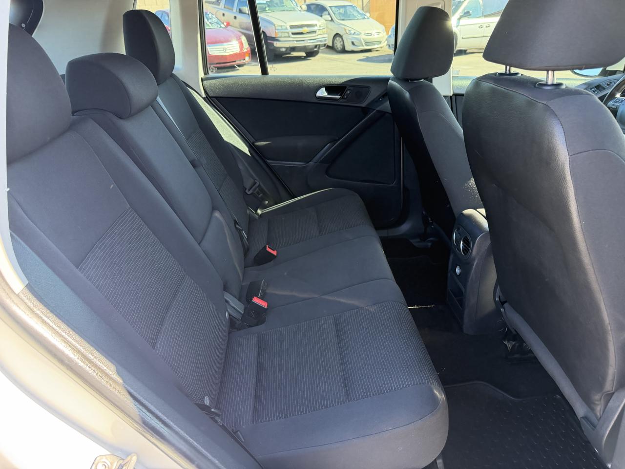 Volkswagen Tiguan S 2014