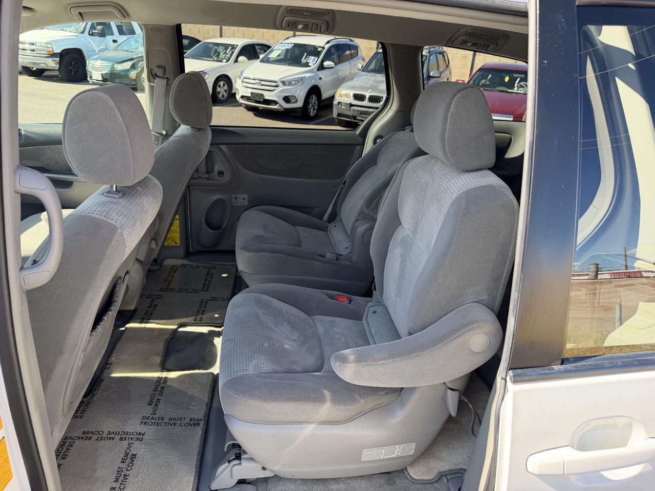 Toyota Sienna LE FWD 8-Passenger Seating 2008