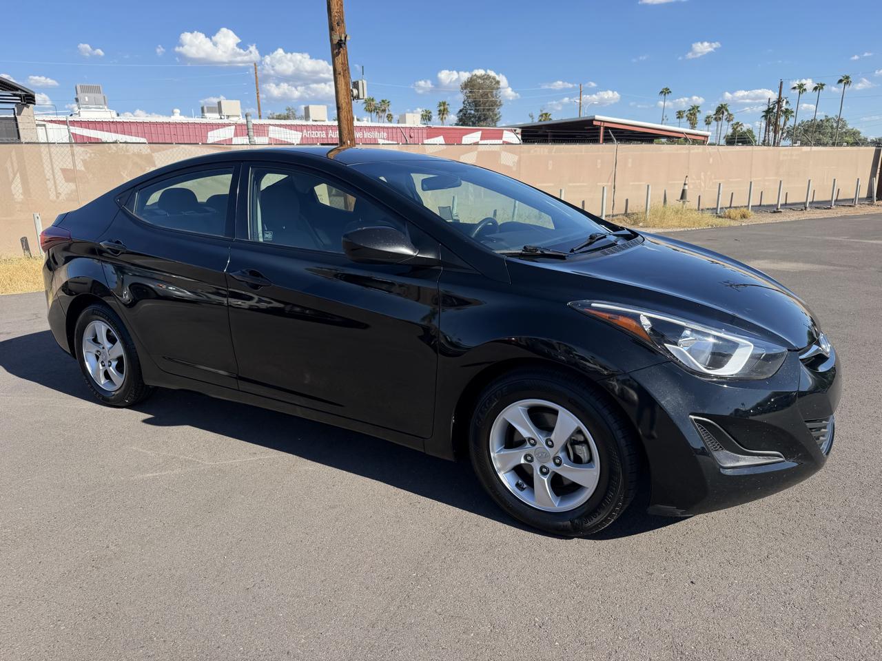 Hyundai Elantra SE 6AT 2015