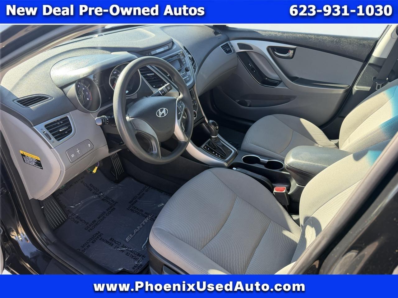 Hyundai Elantra SE 6AT 2015
