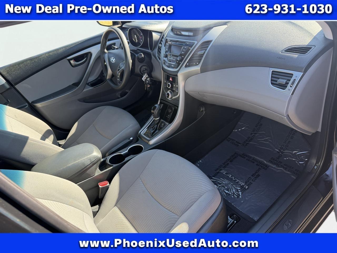 Hyundai Elantra SE 6AT 2015
