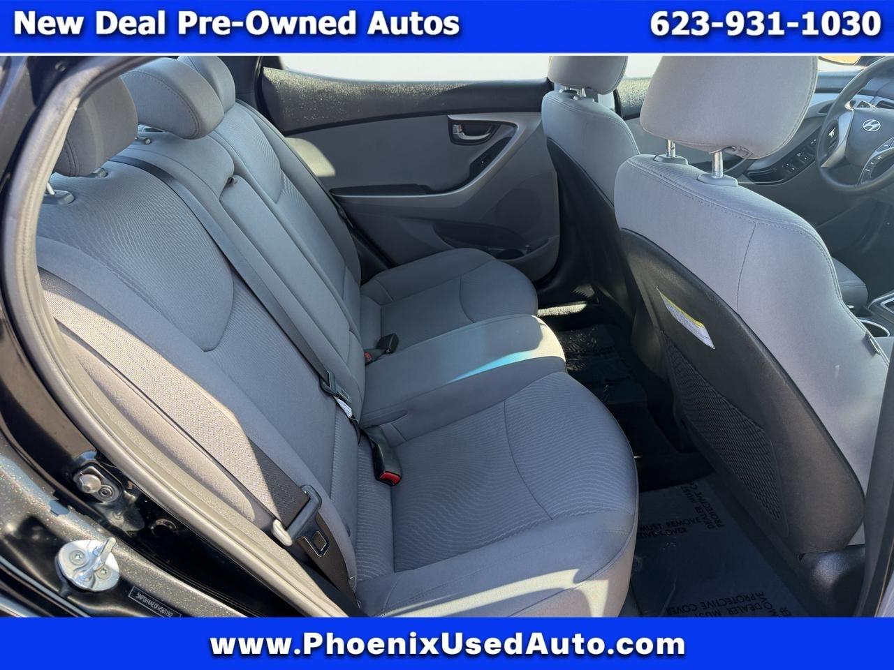 Hyundai Elantra SE 6AT 2015