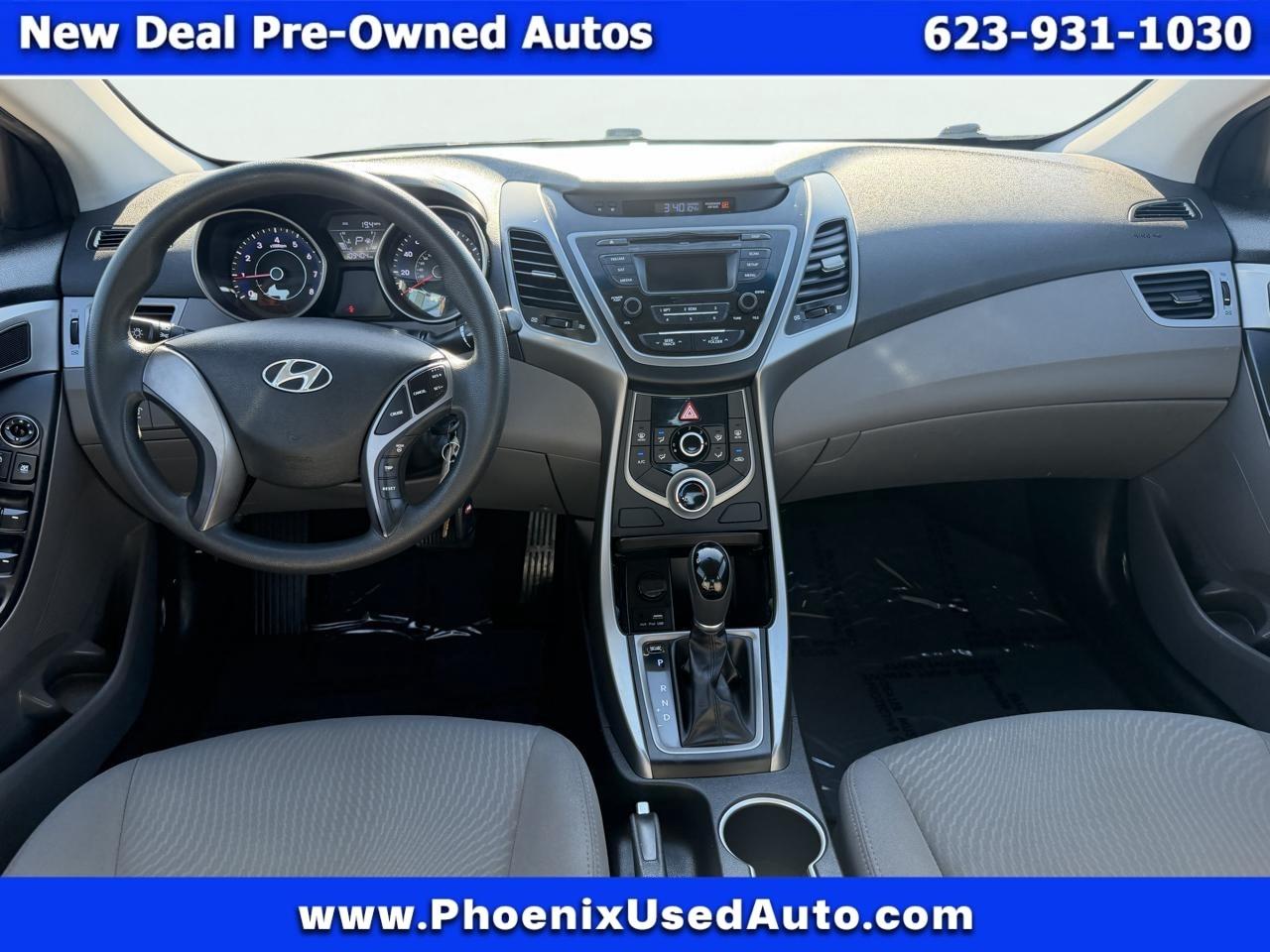 Hyundai Elantra SE 6AT 2015