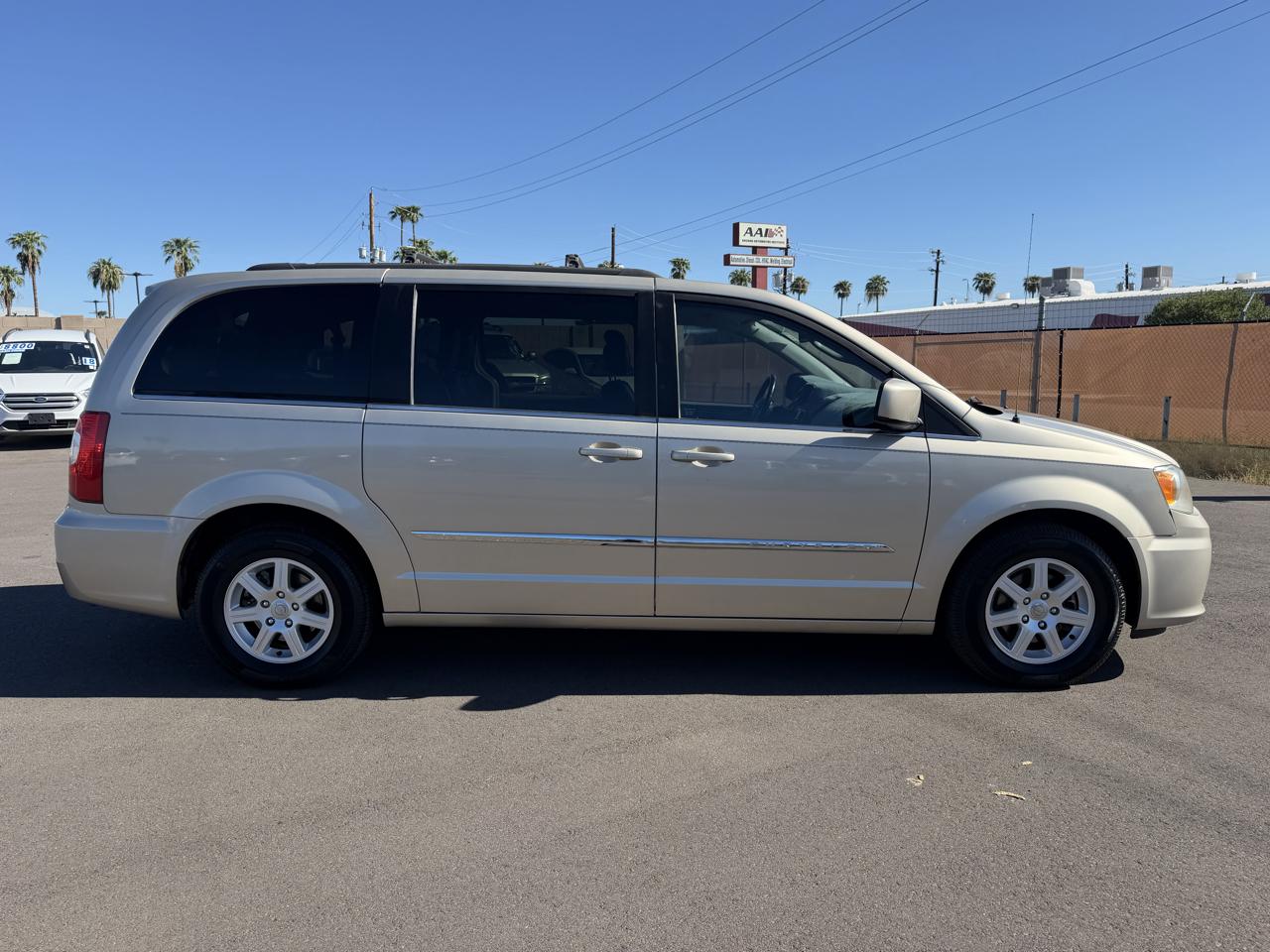 Chrysler Town & Country Touring 2012
