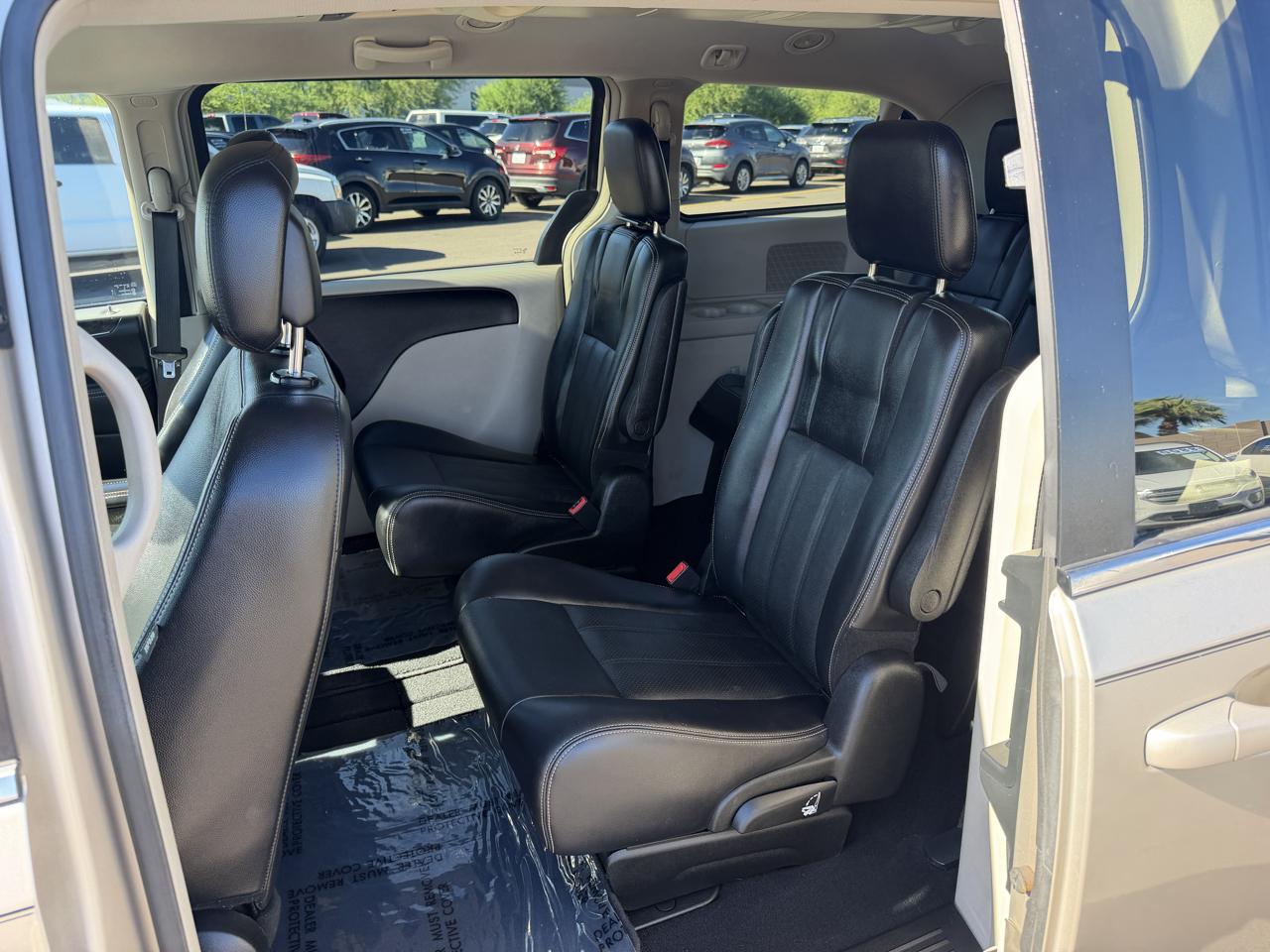 Chrysler Town & Country Touring 2012