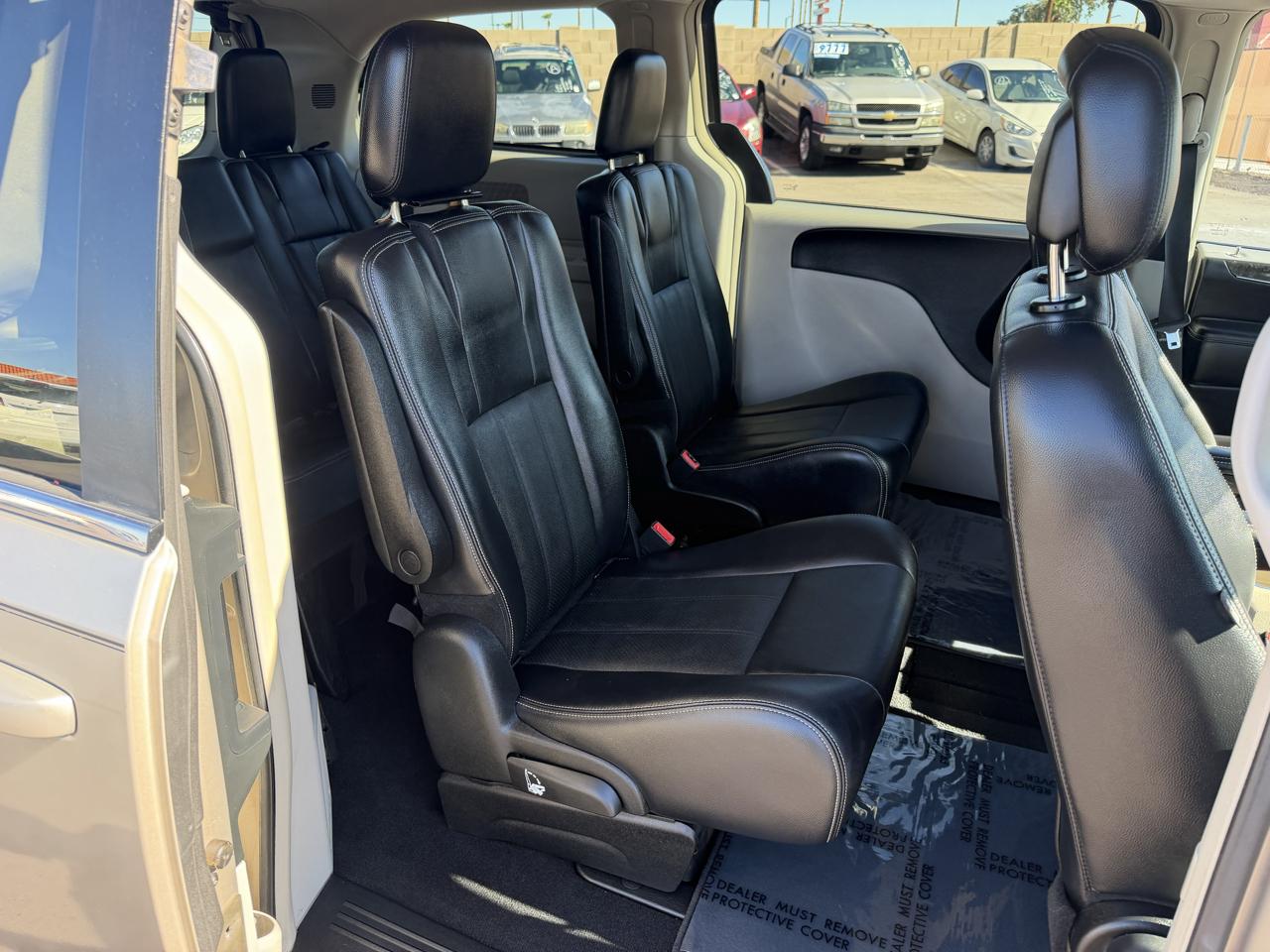 Chrysler Town & Country Touring 2012