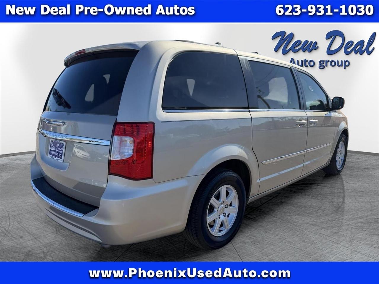 Chrysler Town & Country Touring 2012