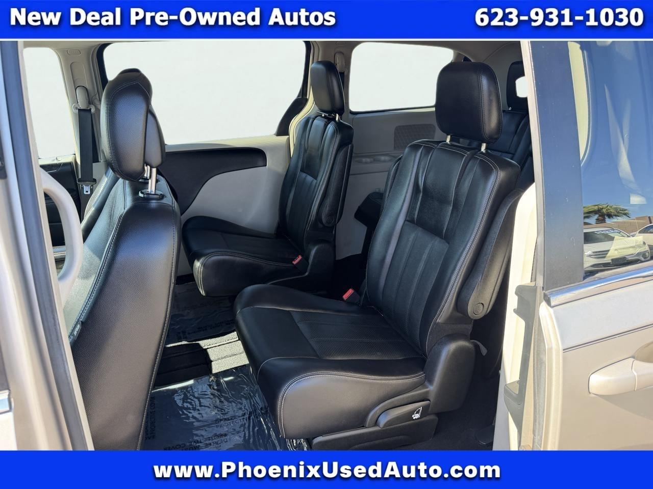 Chrysler Town & Country Touring 2012